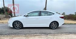 هیۆندای ئەلەنترا